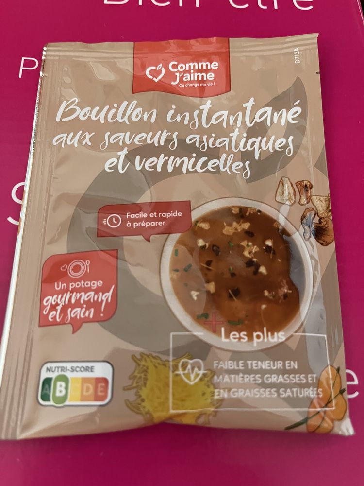 Lot  9 sachets bouillon instantan� saveurs asiatiques neufs. 10 La Roquebrussanne (83)