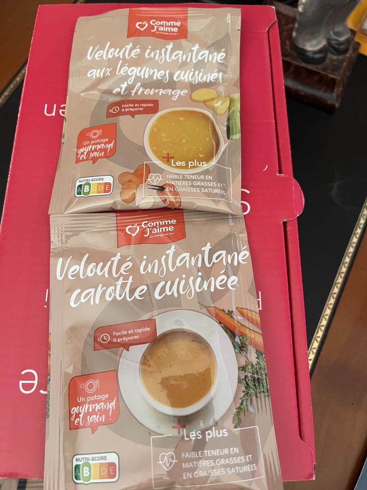 Lot 17 sachets neufs velout�s instantan�s 23 La Roquebrussanne (83)