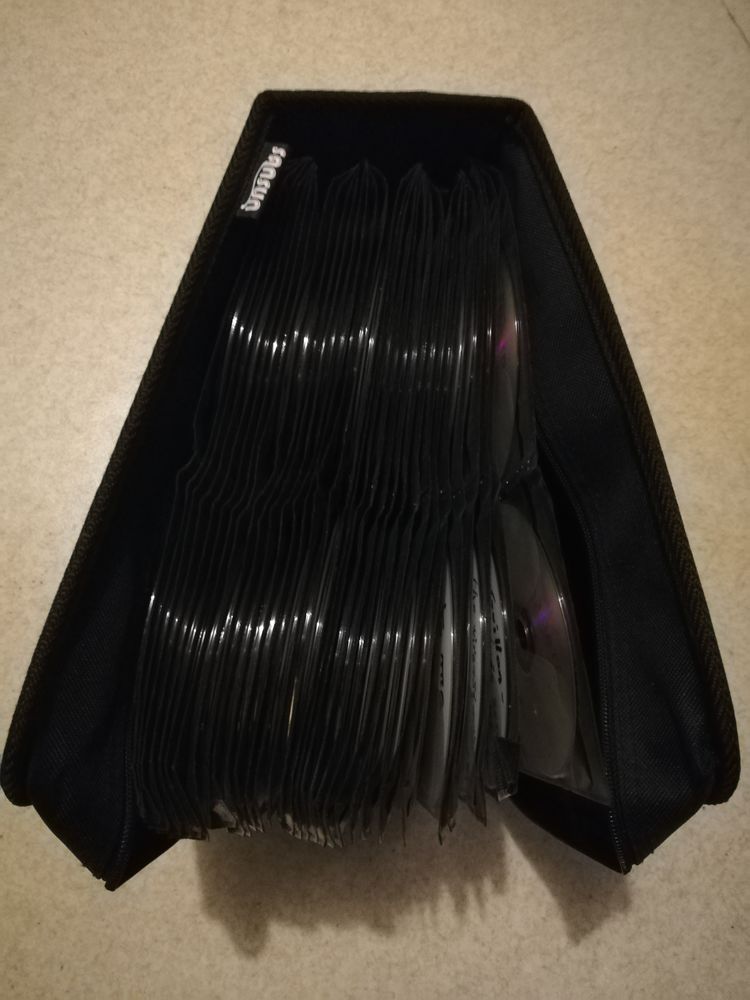 Sacoche de 250 CD/DVD avec 200 DVD grav�s r�-inscriptibles. 5 Rouen (76)