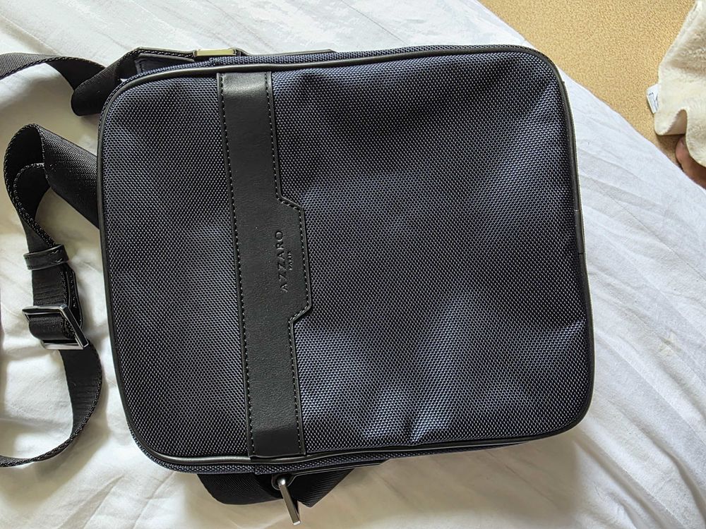 Sacoche Azzaro neuf 28 Courbevoie (92)