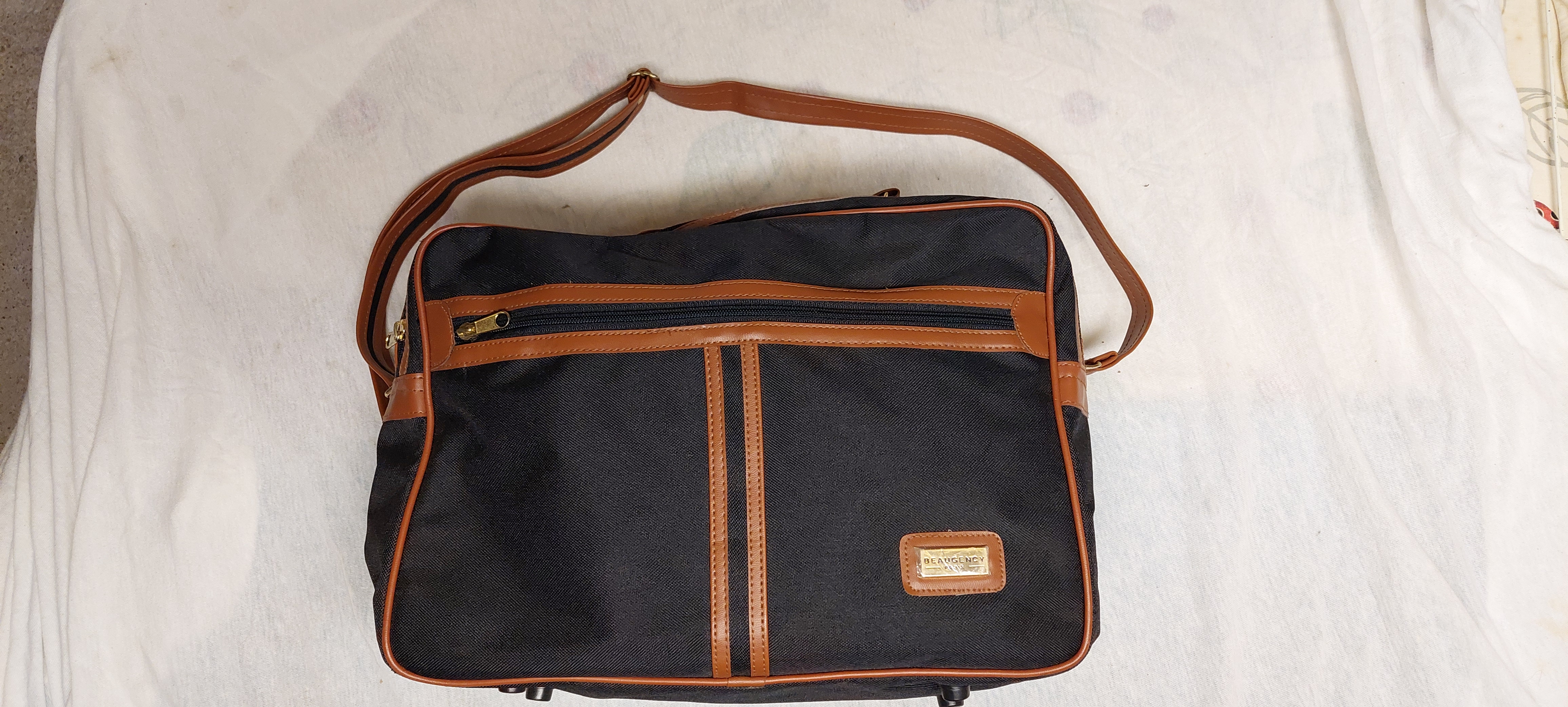 Sacoche � bandouli�re  BEAUGENCY  5 Aingeray (54)