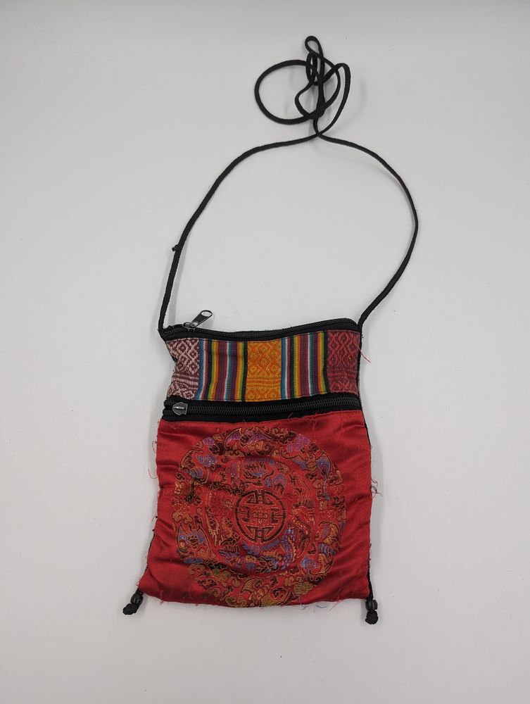 Sacoche Bandouli�re multicolore (l�g�rement ab�m�e) 1 Vulbens (74)