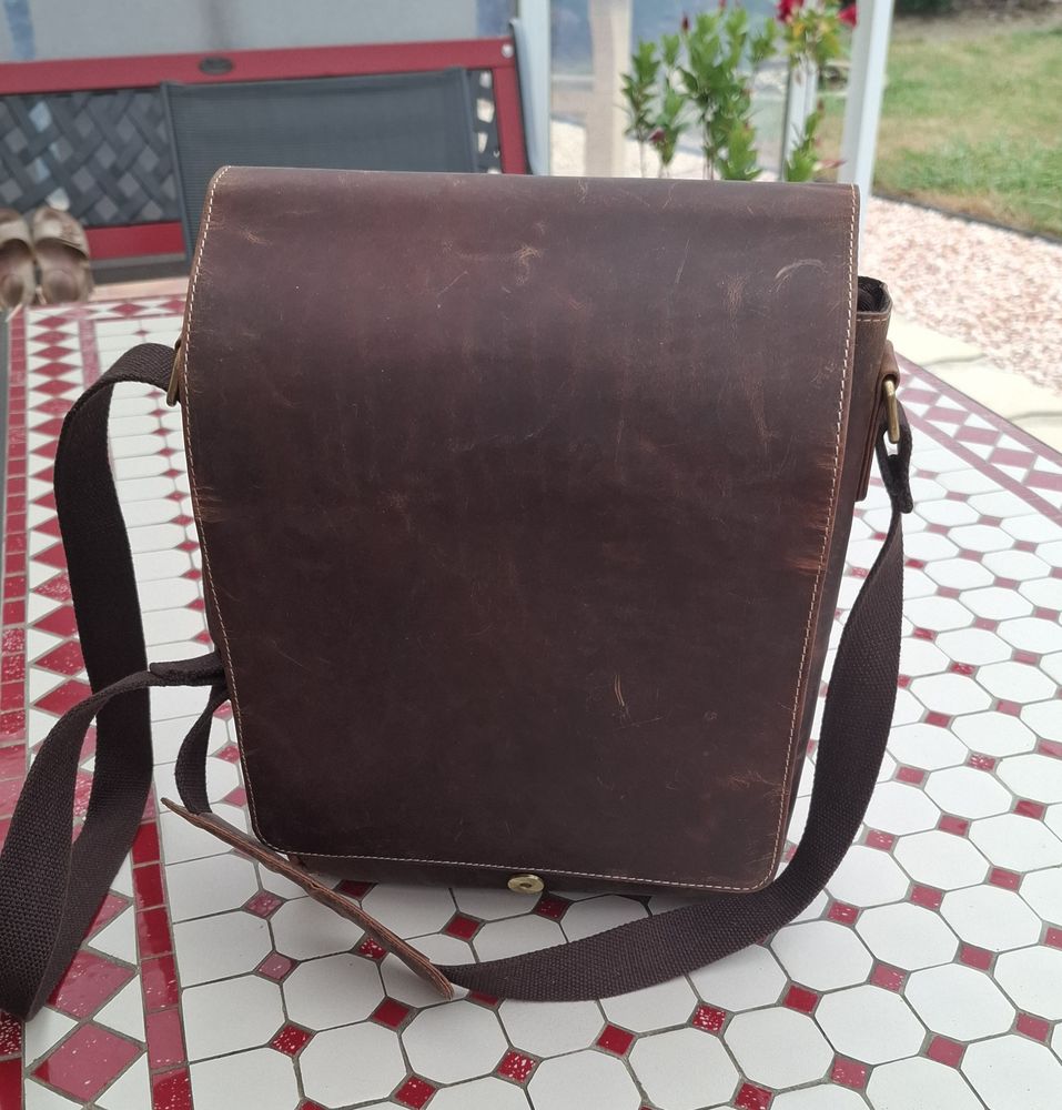 SACOCHE/BESACE 32 Ingrandes (86)