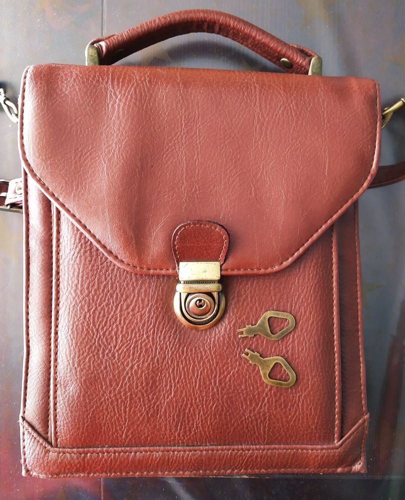 Sacoche cuir vintage marron 30 Vienne (38)