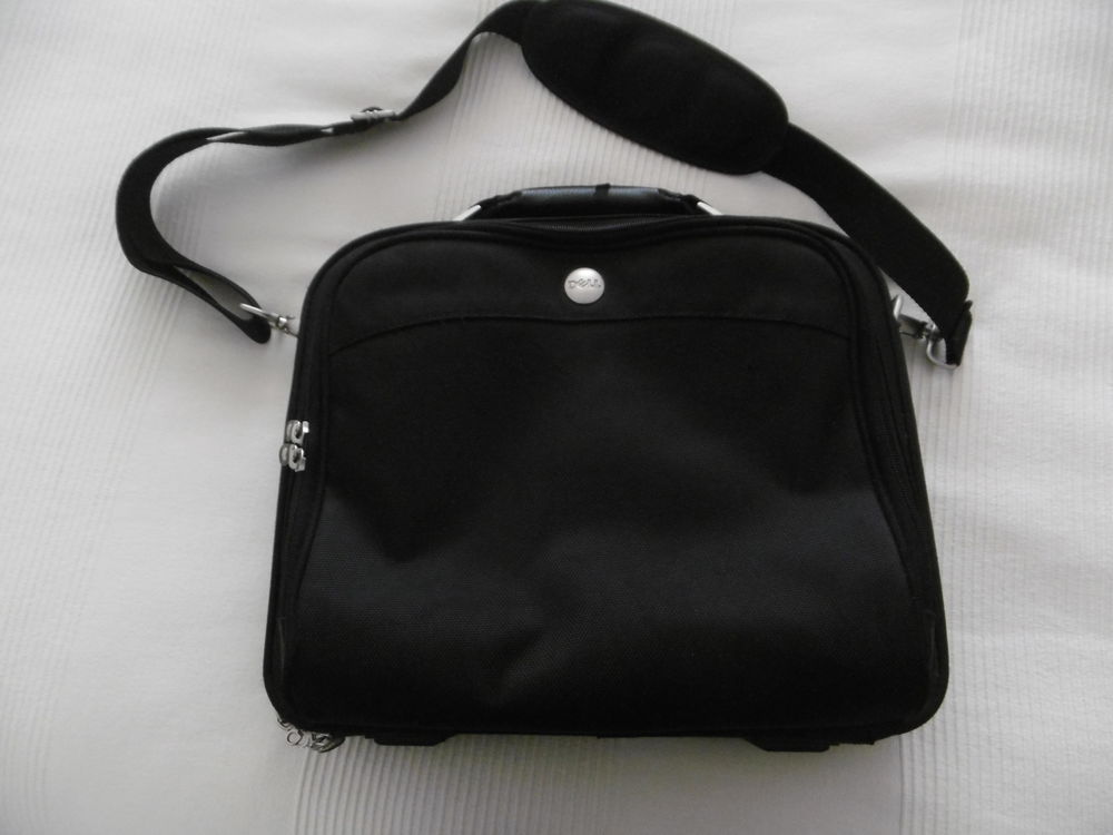 Sacoche DELL , noire. 7 La B�gude-de-Mazenc (26)