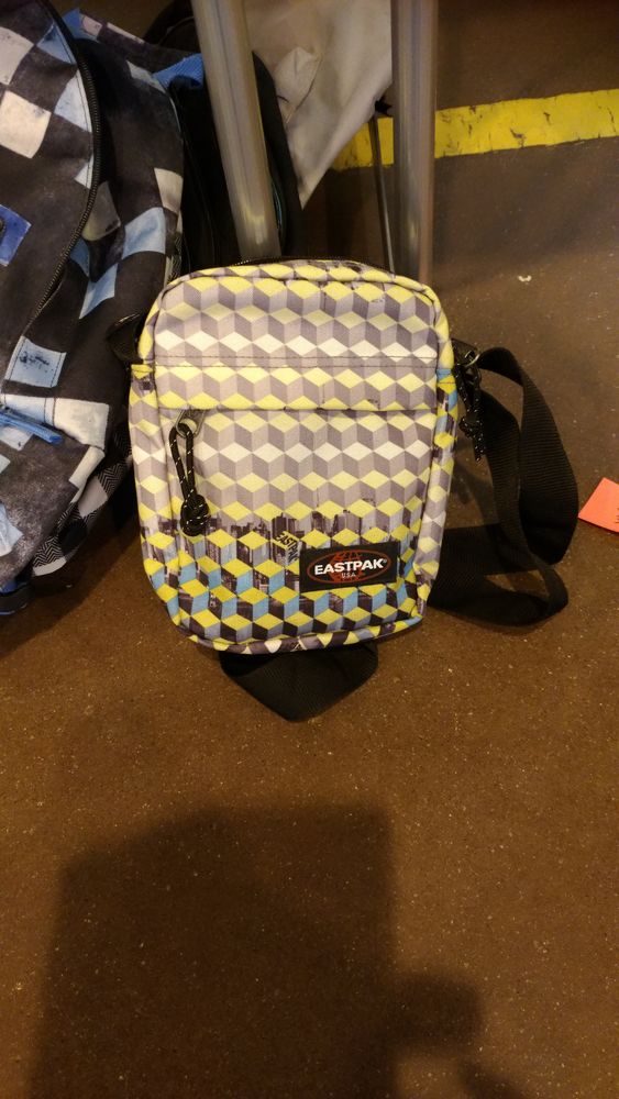 sacoche EASTPAK, NEUVE 15 Abbeville (80)