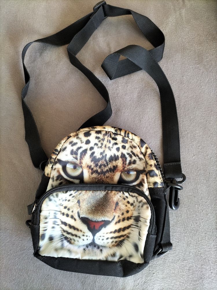 Sacoche enfant motif l�opard 10 Paris 18 (75)