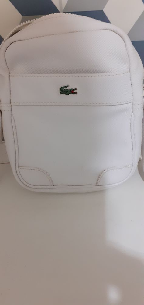 Sacoche LACOSTE 29 Massy (91)