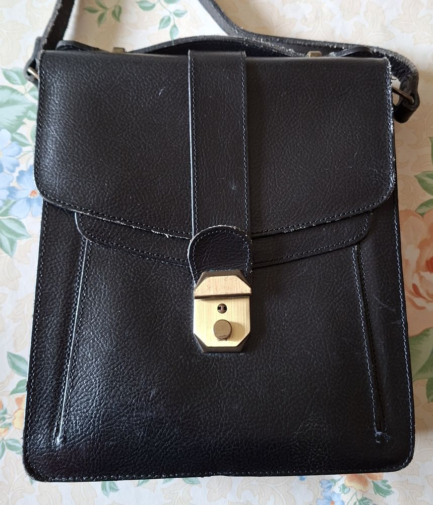 Sacoche pour homme en cuir 10 Poitiers (86)