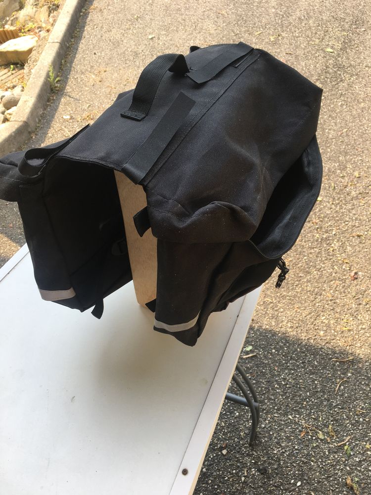 Sacoche de velo neuve 18 Privas (07)