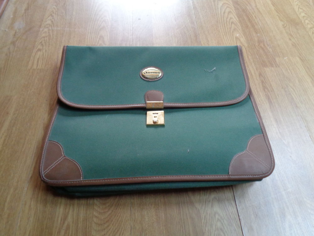 sacoche verte 8 Langon (33)