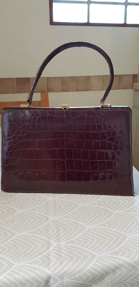 3 sacs croco vintage. 50 Saint-Nom-la-Bret�che (78)