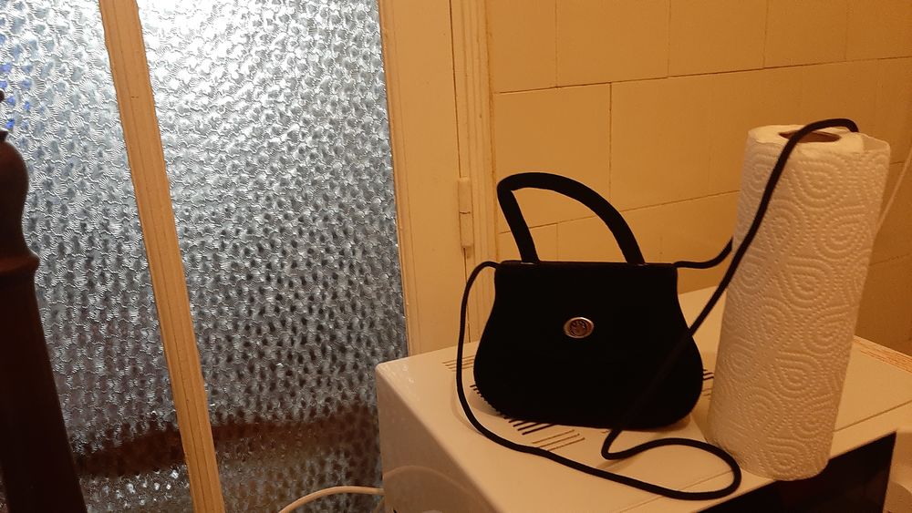 SACS A MAIN DEUX EUROS PI�CE 2 Marseille 6 (13)