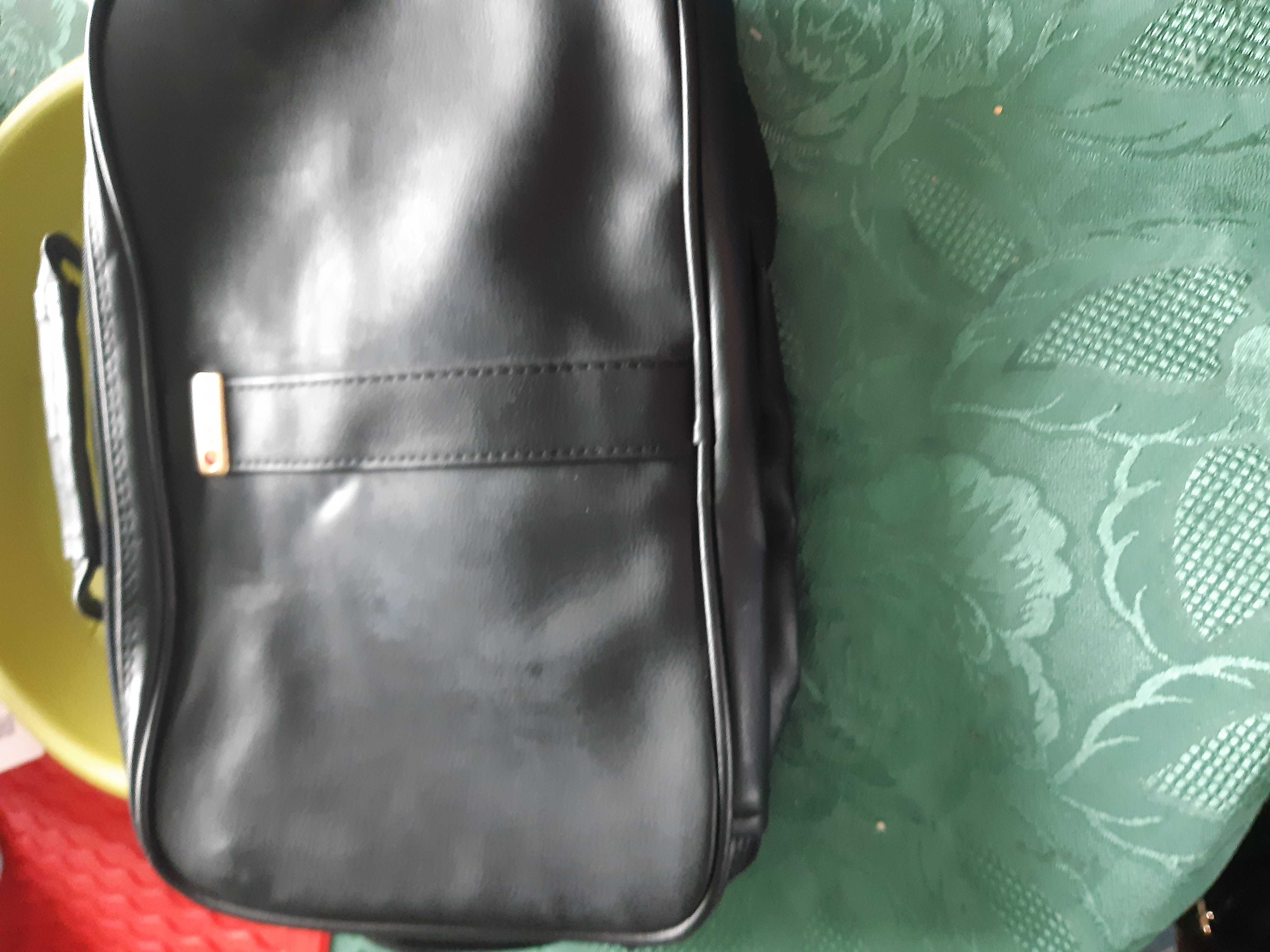 sacs �  main de tous mod�les et diff�rentes couleurs 30 Noisy-le-Grand (93)