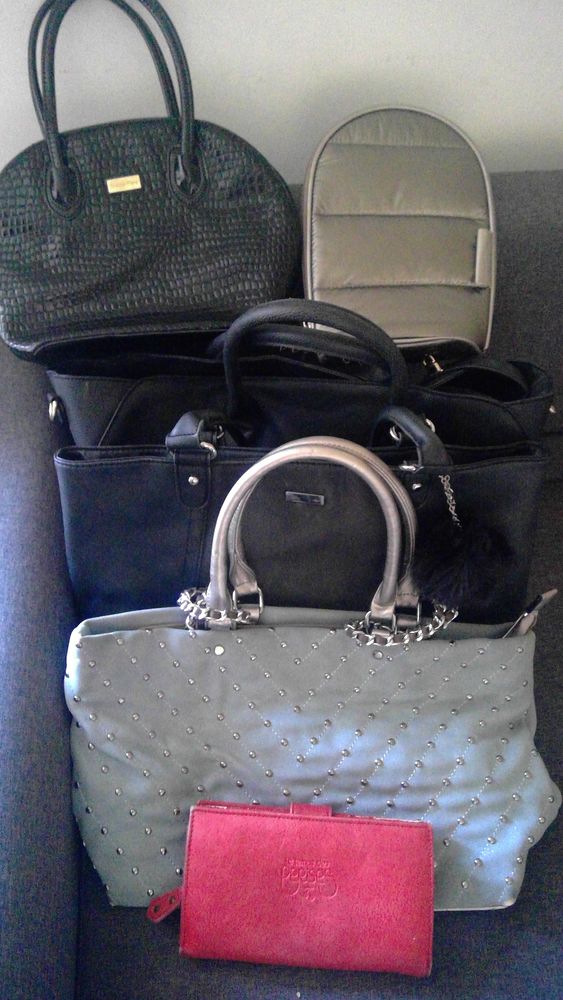 Lot de 5 sacs + portefeuille  + sac et trousse de toilette 15 Marseille 11 (13)