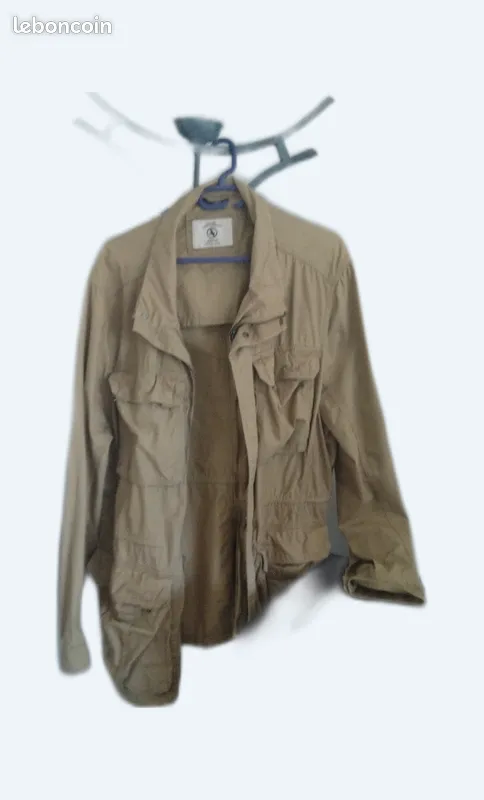 UNE SAHARIENNE COULEUR SABLE 30 Saint-�tienne-de-Saint-Geoirs (38)