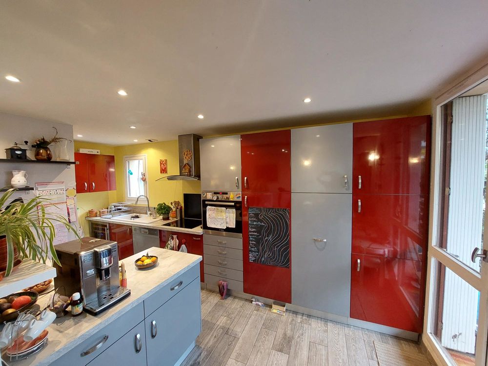 A SAISIR, BELLE CUISINE MODERNE ! TRES BON ETAT 1200 Saint-Genis-Laval (69)