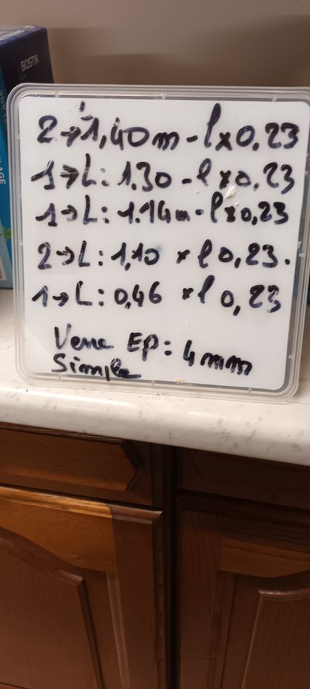 a saisir carreaux normale pour etagere pour peluche ou autre 0 Chabreloche (63)