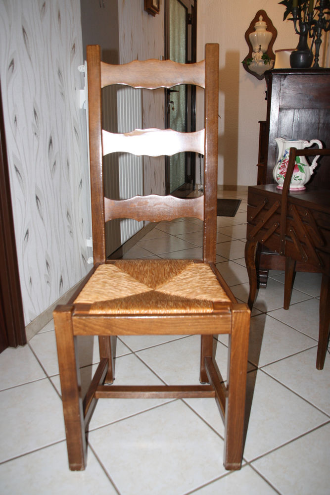 A saisir 4 chaises cuisine bois assise paille tress�e 40 Villers-l�s-Nancy (54)