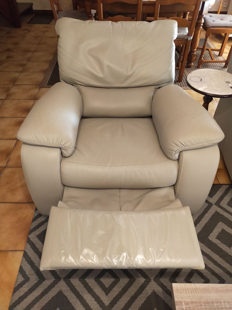 A saisir 2 fauteuils �lectriques en cuir v�ritable 400 Blanzy-la-Salonnaise (08)