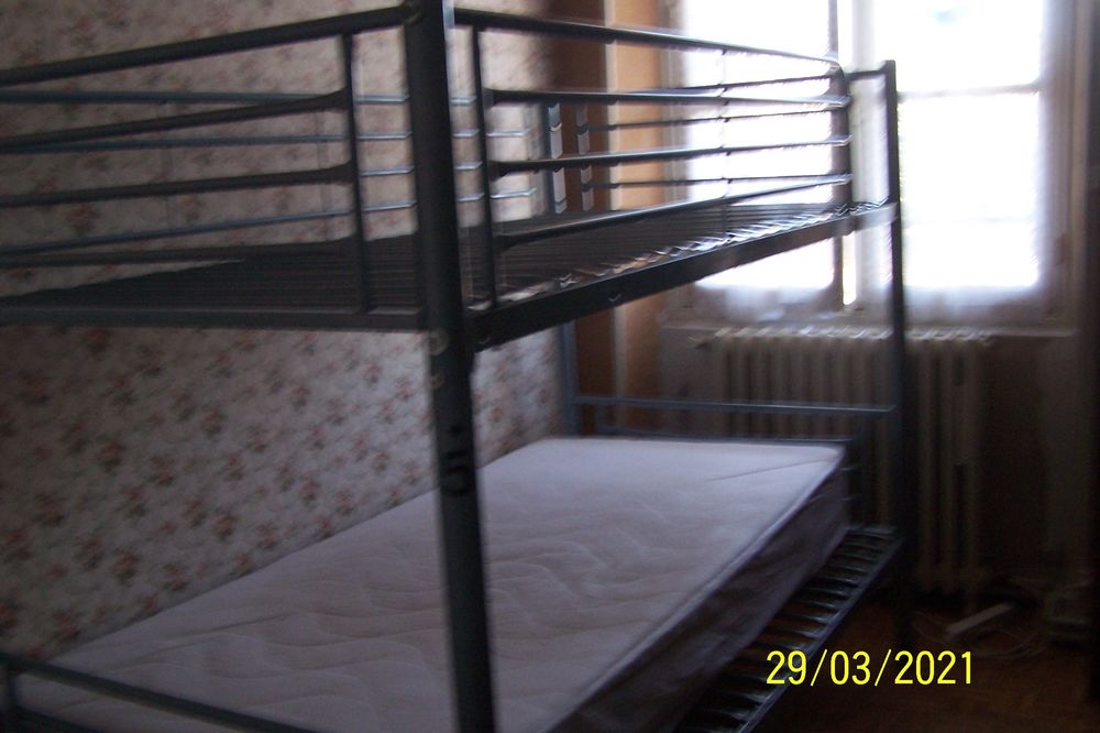 A SAISIR LITS JUMEAUX  SUPER ETAT  STRUCTURE TOUT EN METAL 75 Ainay-le-Ch�teau (03)