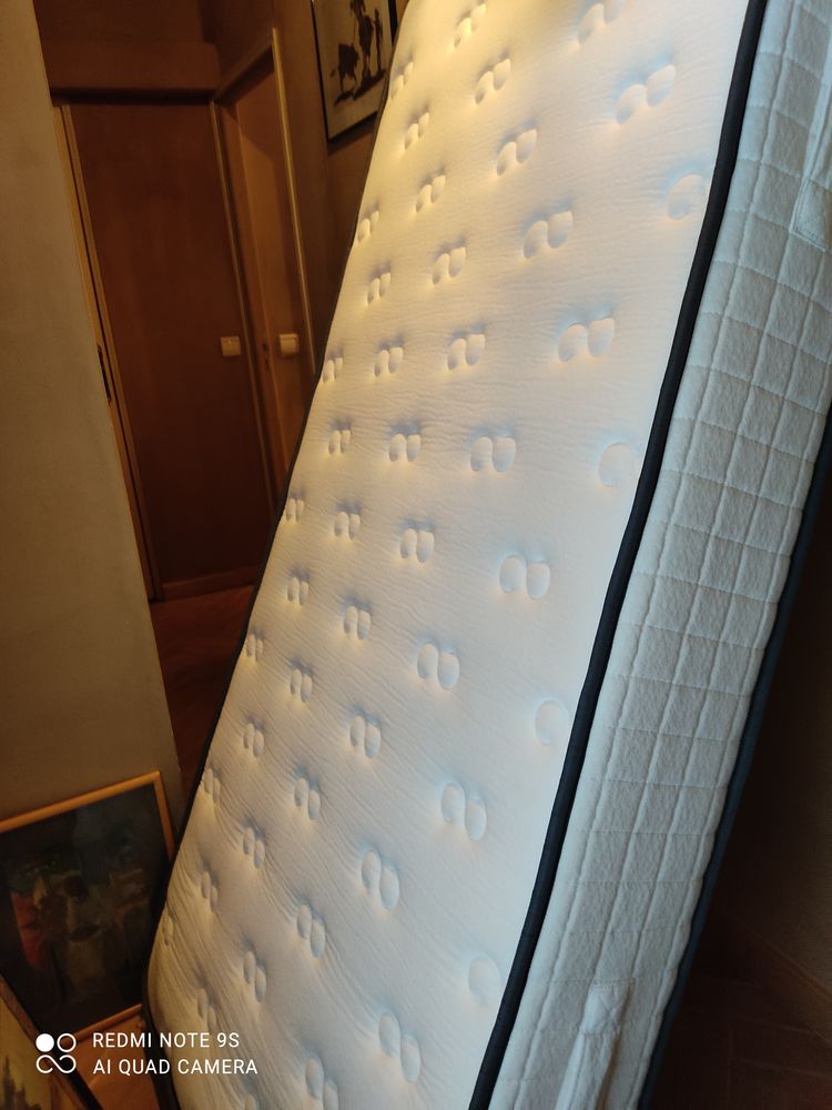  A saisir 2 matelas mousse hte densit� 190X90 cm. 100 Cagnes-sur-Mer (06)