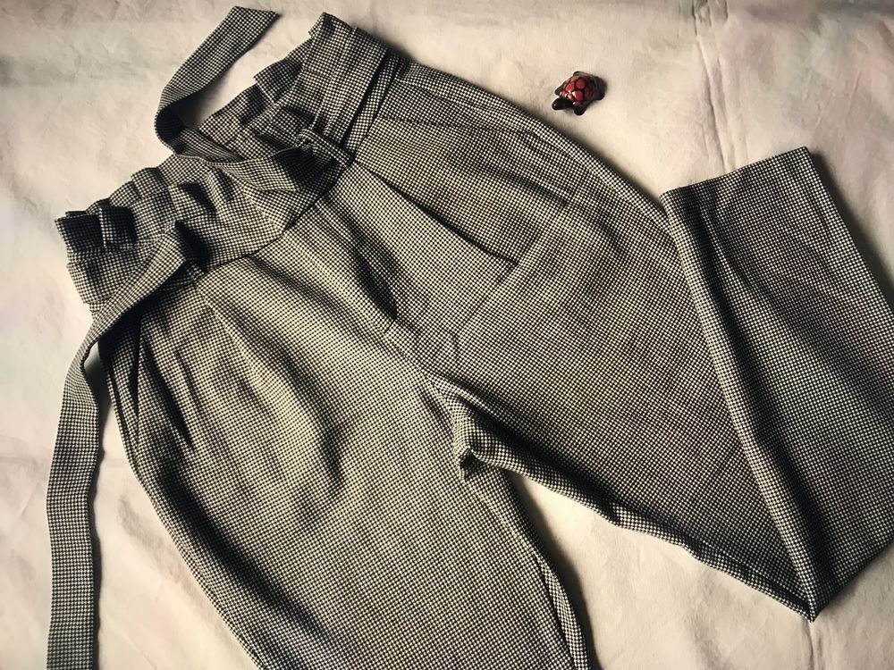 A SAISIR pantalon quasi neuf 13 Caluire-et-Cuire (69)