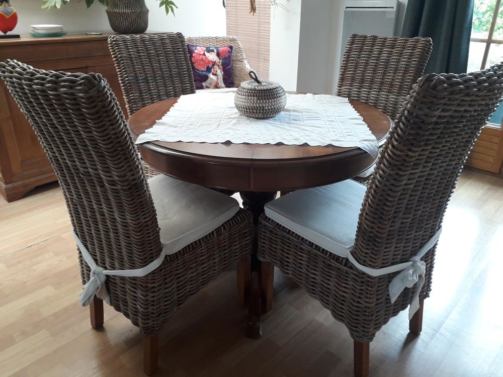 A saisir table + chaises 600 Petite Synthe (59)