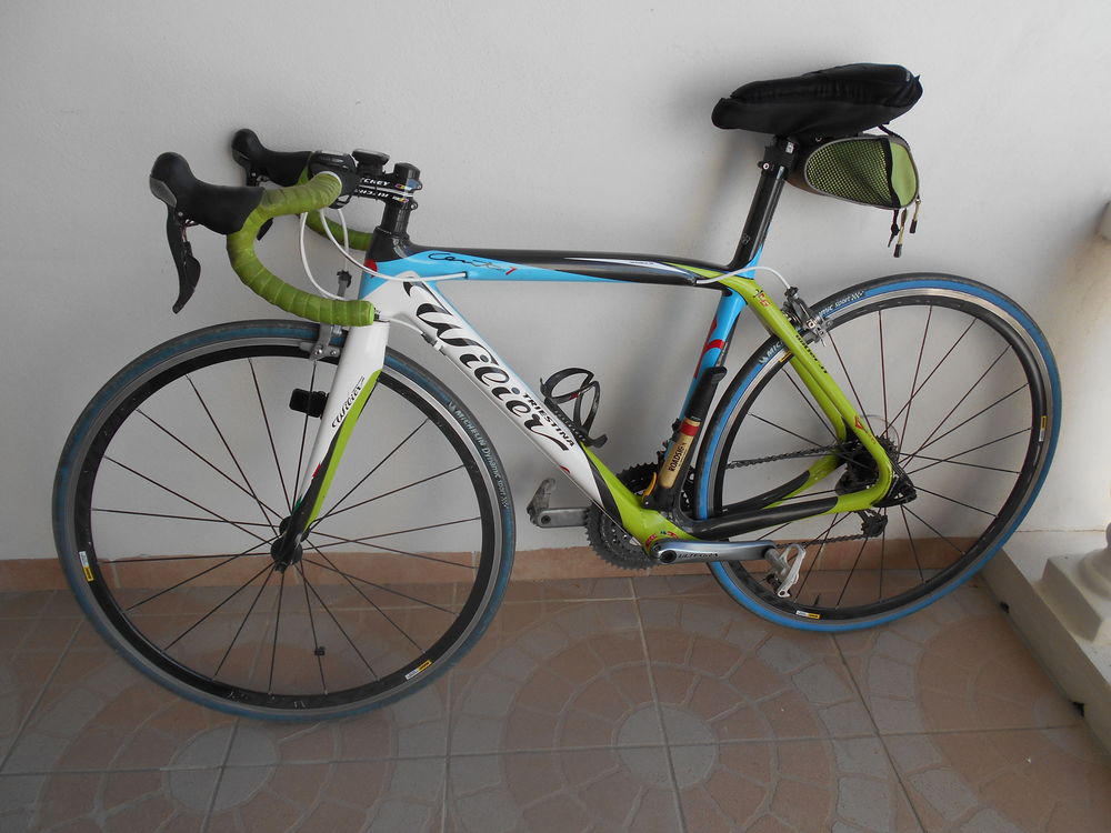A SAISIR vélo de course, de route tout carbone  1250 Royan (17)