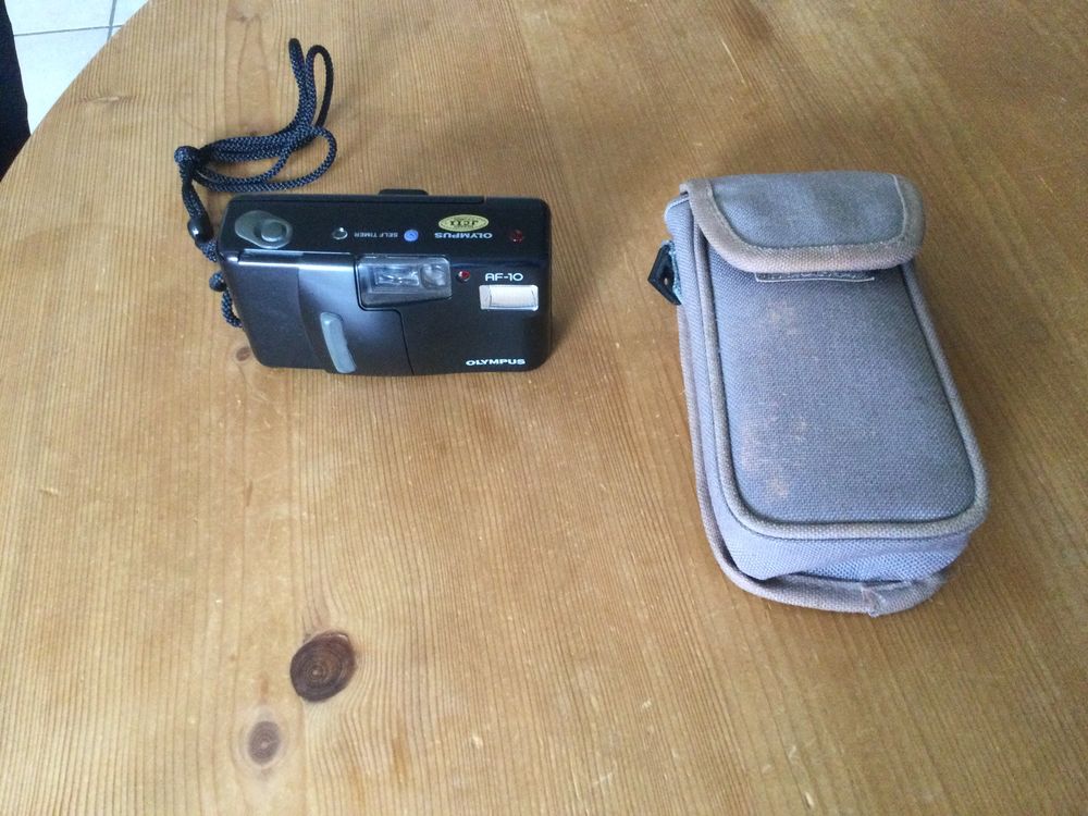 SaisisseAppareil photo vintage OLYz le titre de votre objet. 75 Toulouse (31)