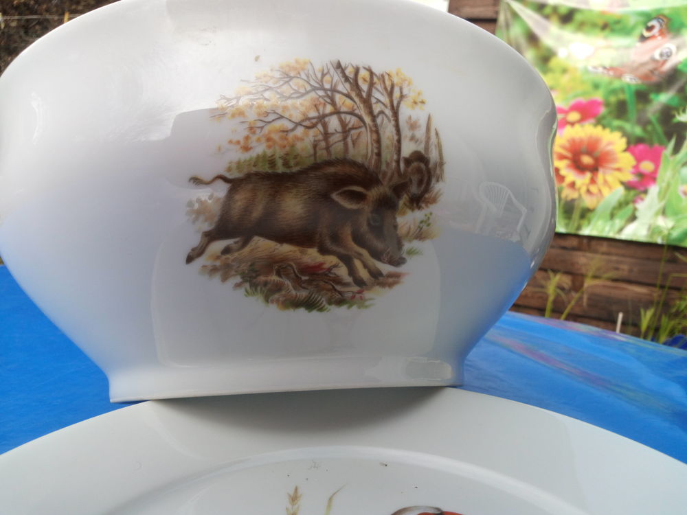 saladier d�cor sanglier porcelaine Bremailles 20 Dourdan (91)