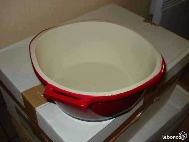 Saladier rouge avec anse sur un c�t� en plastique 0 M�rignies (59)