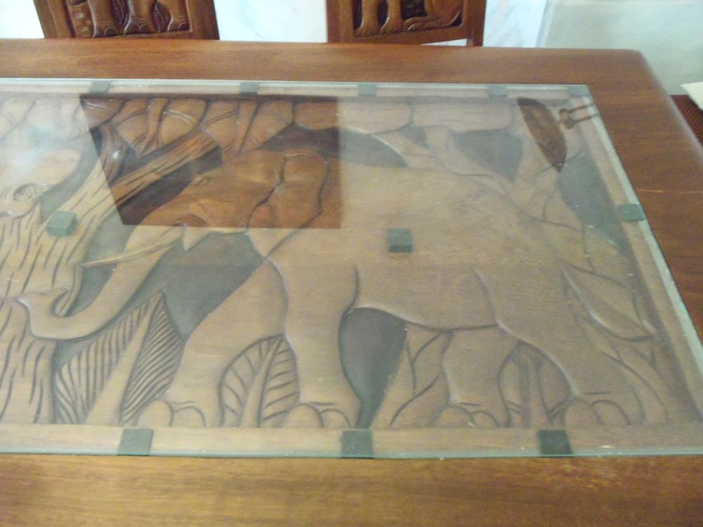 Salle � manger Africaine 950 Vannes (56)