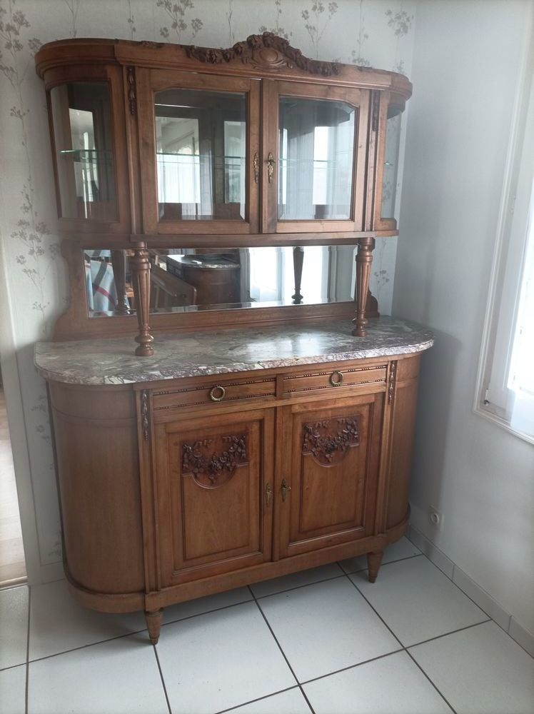 SALLE � MANGER ANCIENNE EN NOYER COMPLETE. 1300 Fontenay-le-Comte (85)