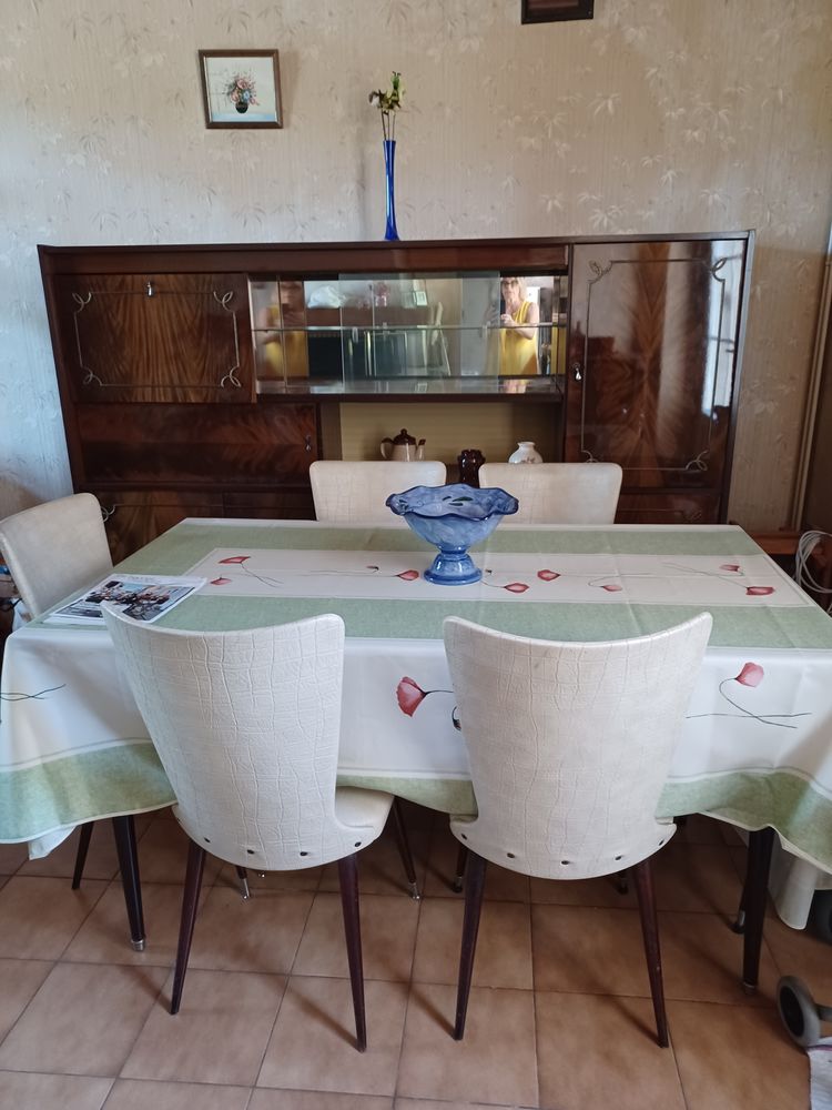 Salle a manger annee 1970 100 Gu�tres (33)
