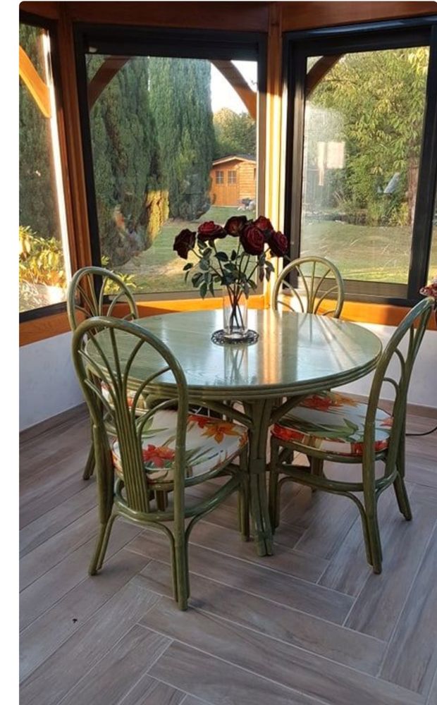 Salle � manger en bois et rotin 150 Juvigny (02)