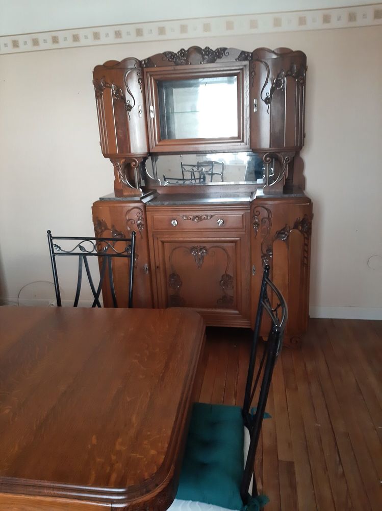 salle � manger bois sculpt� vernis 130 Bourg-Lastic (63)