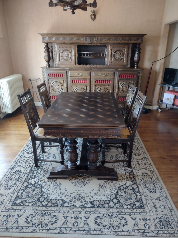 Salle � manger Bretonne . 450 La Vraie-Croix (56)