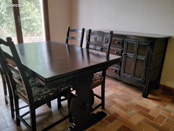 SALLE A MANGER : BUFFET, TABLE ET 4 CHAISES 400 Bouzy-la-For�t (45)