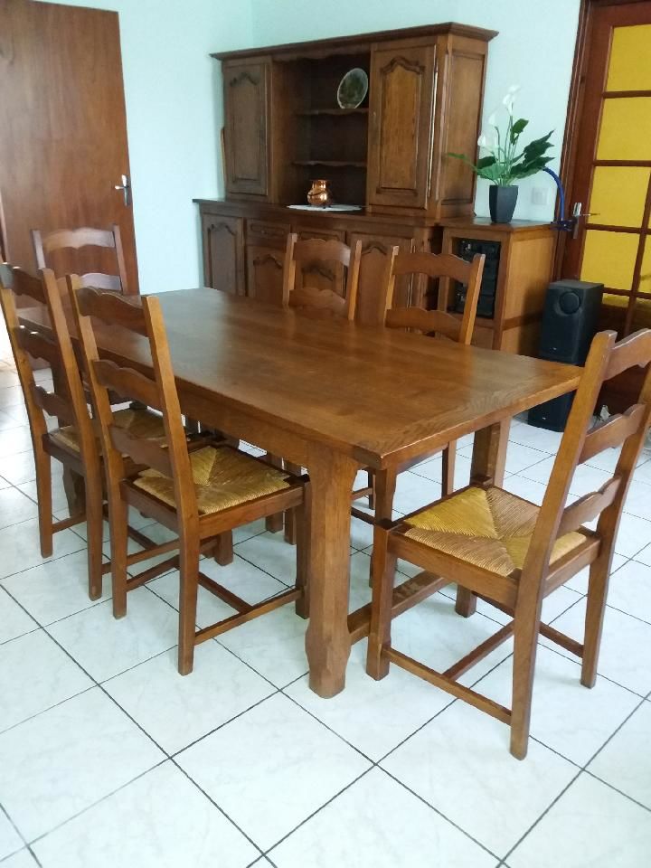 Salle � manger en ch�ne 
0 Rochefort (17)