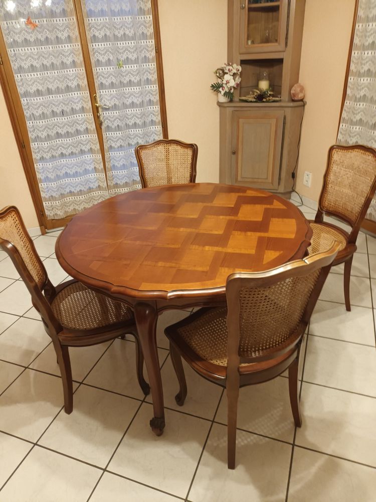 SALLE A MANGER MERISIER 850 Belmont-Tramonet (73)