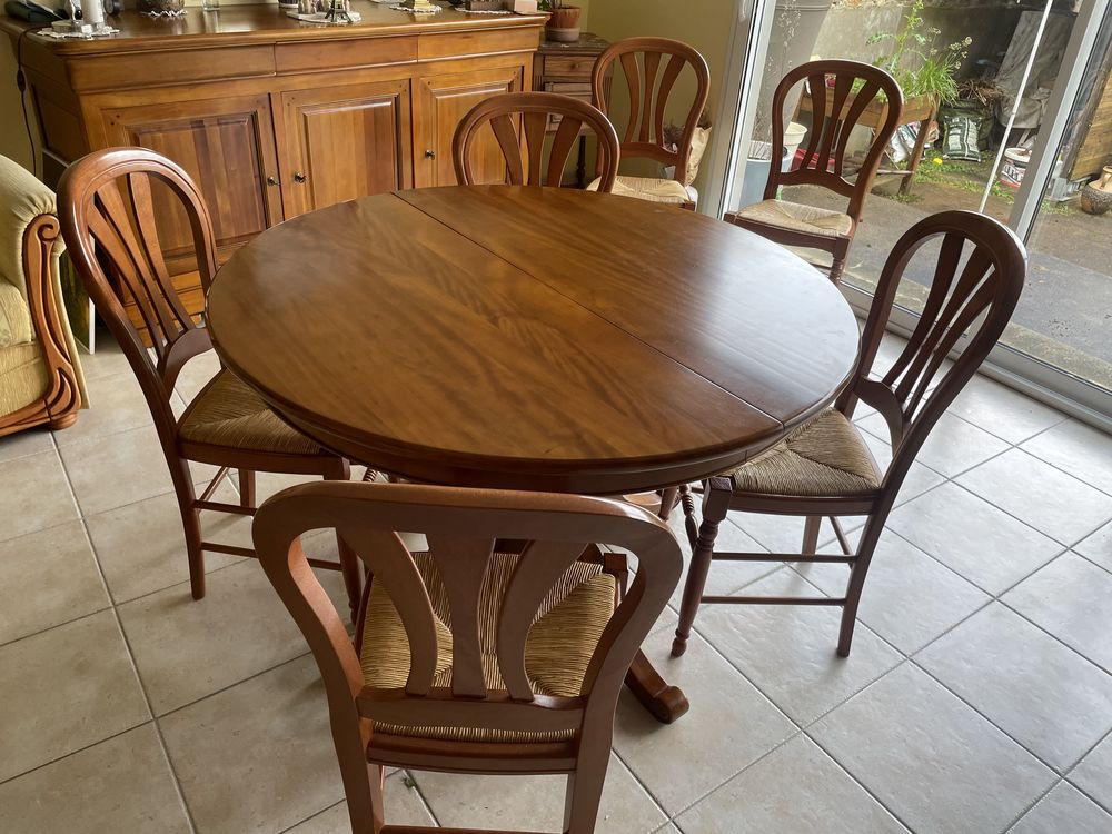 Salle � manger en merisier compl�te 400 Saint-Julien-des-Landes (85)