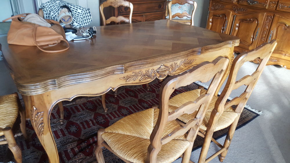 Salle � manger en noyer 2500 Mons (30)