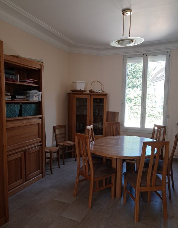 Salle � manger en orme massif 1300 Creil (60)