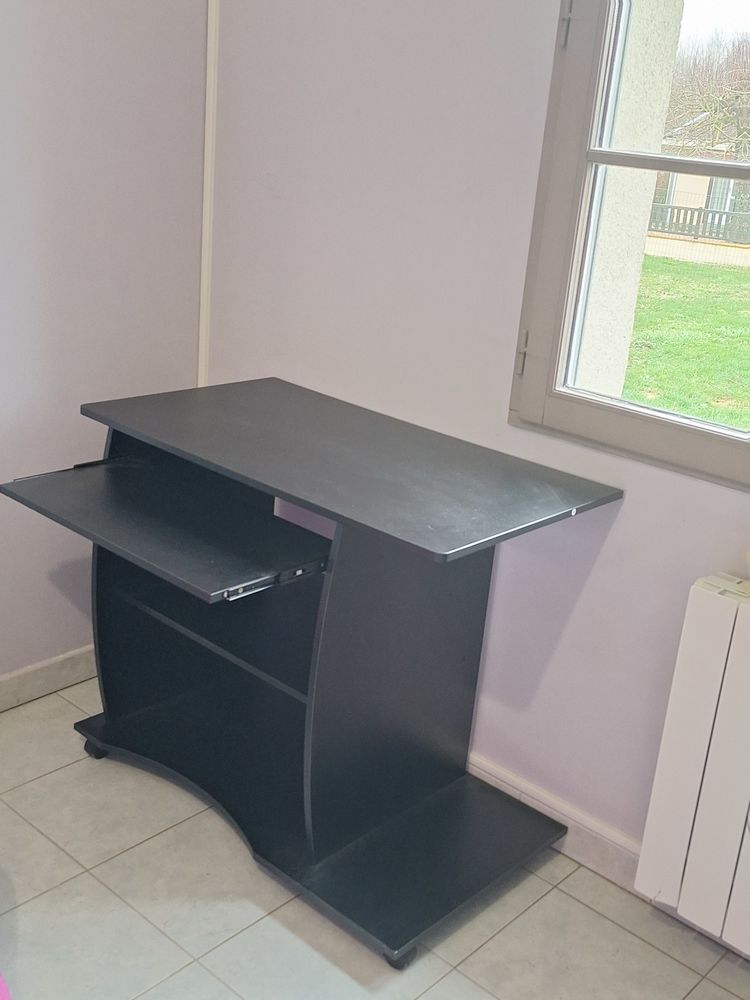 SALLE A MANGER, SALON, CUISINE VINTAGE 0 La Vernelle (36)