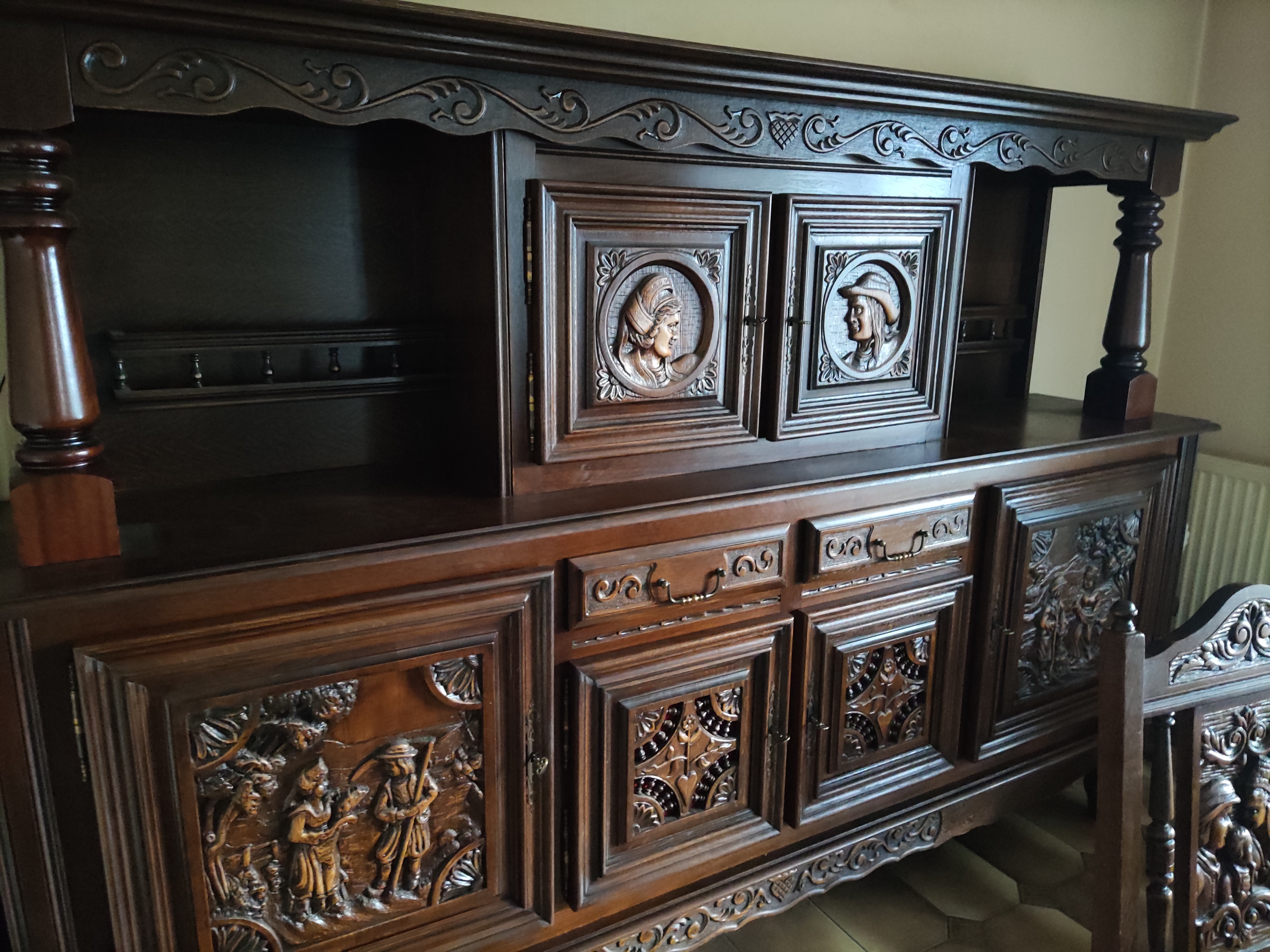 Salle � manger style Breton 800 Saint-Cirgues-sur-Couze (63)