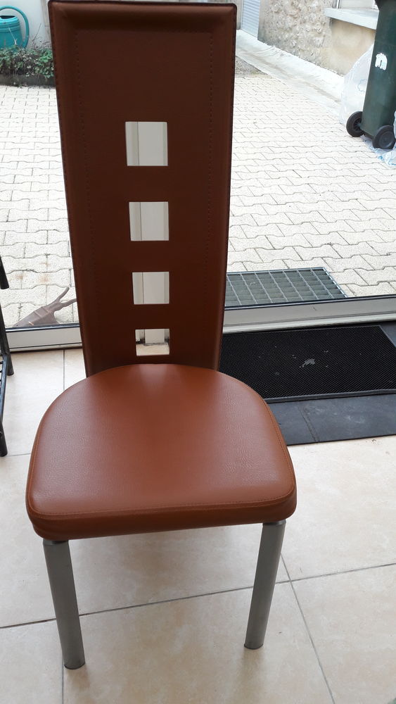 Salle a manger 200 Jugazan (33)