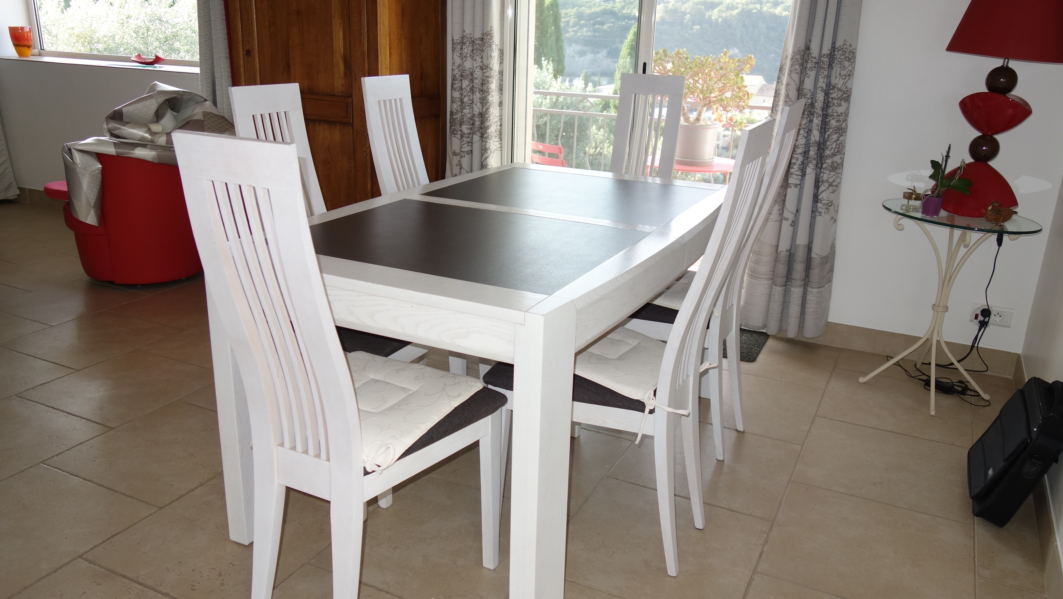  SALLE A MANGER 
1800 Nyons (26)