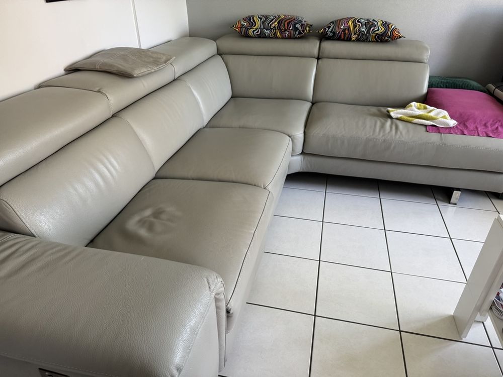 SALON D'ANGLE. CUIR 850 Metz (57)