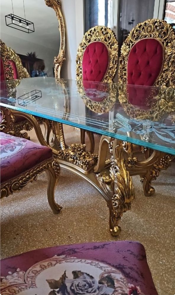 Salon Baroque (table dor�e avec moulures et ses 8 chaises). 2000 Carnoux-en-Provence (13)